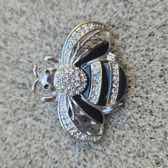 Vintage Jewelry - BEE brooch